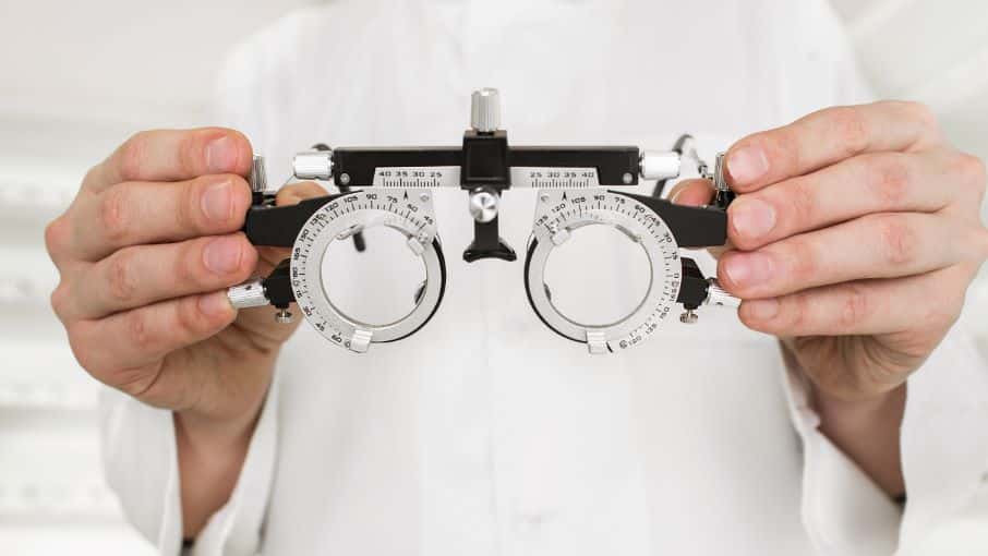 Měření zraku, Refrakční měření zraku. Vyšetřovací obruba.