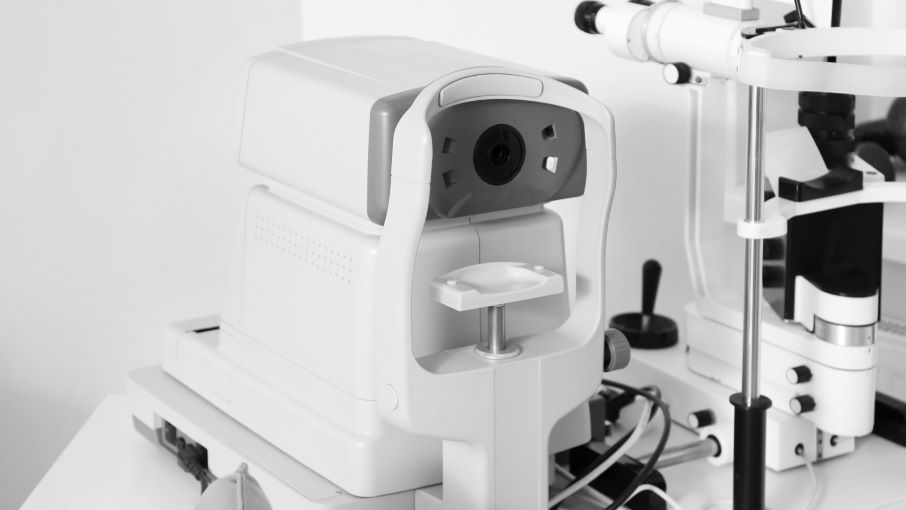 Měření zraku, vyšetřeníé očí, statický tonometr.